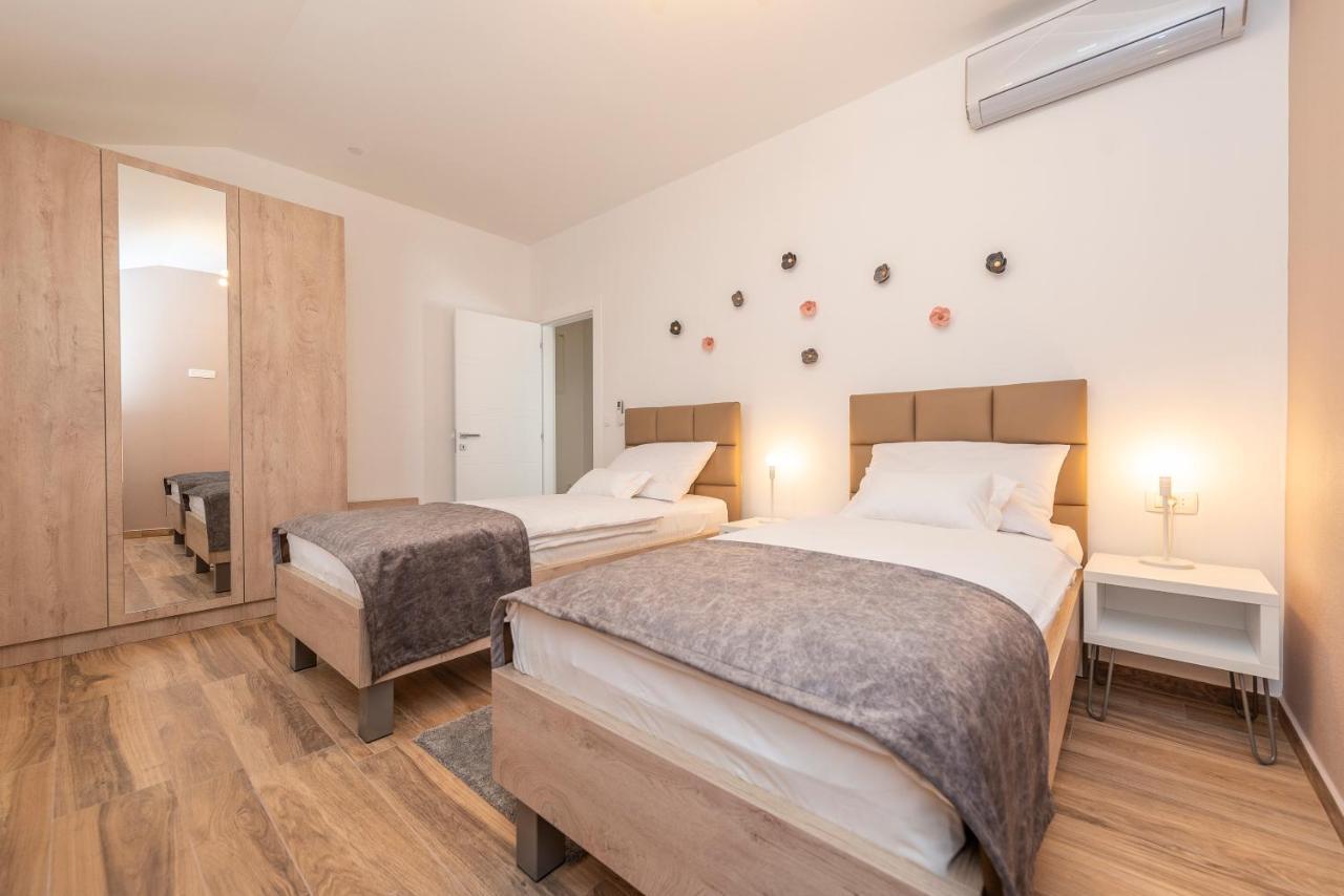 Luxury Apartments - La Vir 5& 6 Exteriör bild